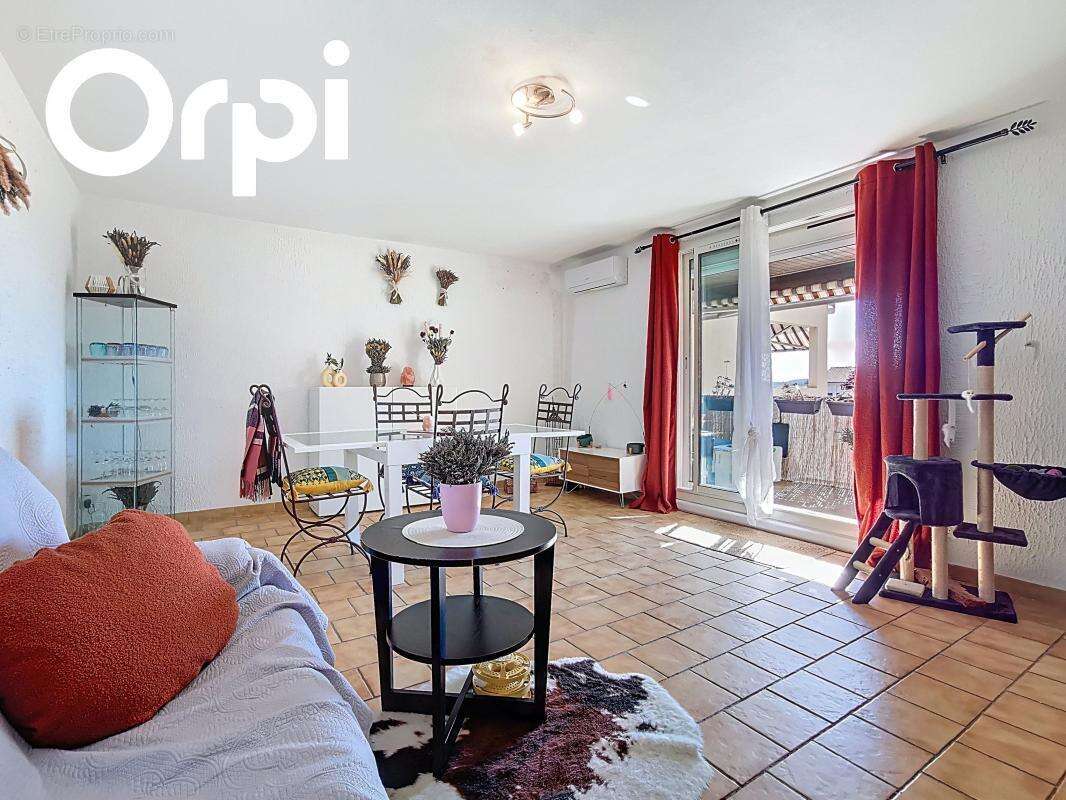 Appartement à SOLLIES-PONT