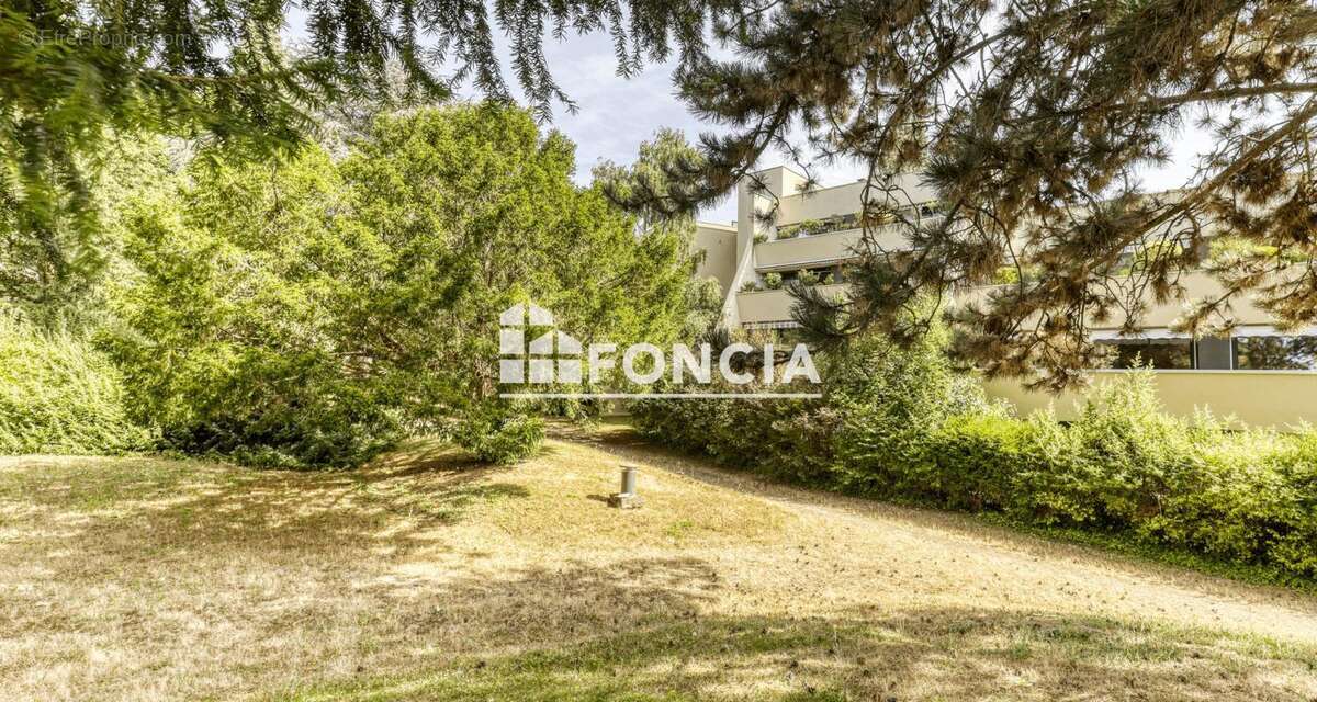 VERRIÈRES-LE-BUISSON – Résidence Les Gros Chênes Charmant 2 pièces de 55,88 m² avec jardin privatif de 53 m² - photo 2