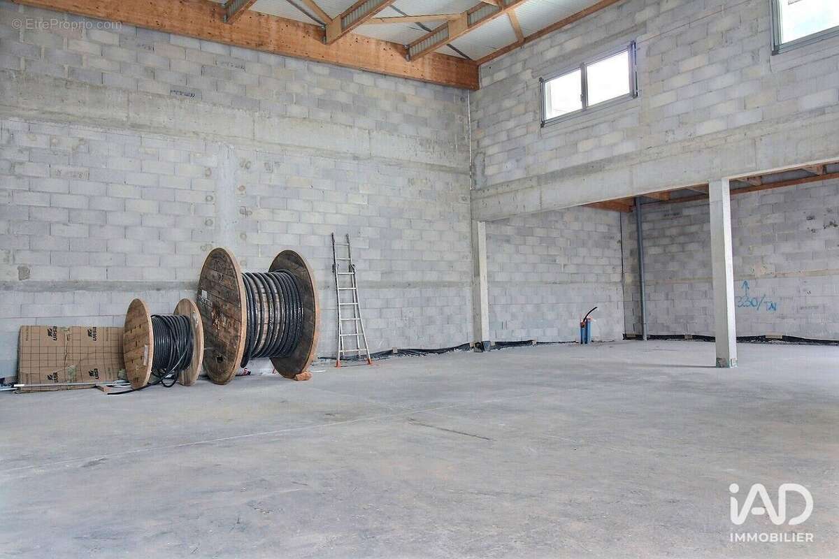 Photo 4 - Commerce à SAINT-MAXIMIN-LA-SAINTE-BAUME