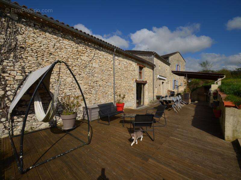 Maison à LA ROQUILLE