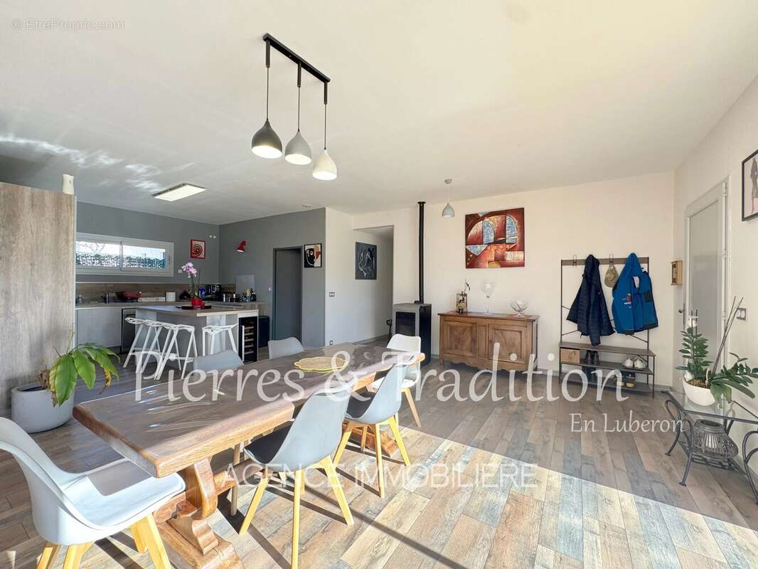 Maison à SAINT-SATURNIN-LES-APT