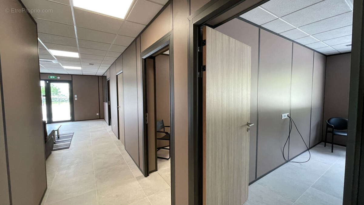 Commerce à LAVEYRON