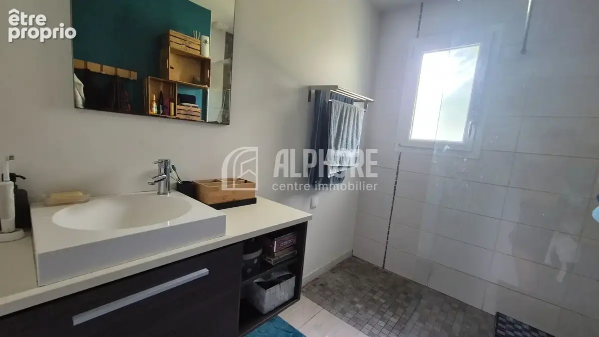 SAINT-MOLF  Maison de 106 m² avec 4 chambres, vie de plain-pied et garage - photo 6