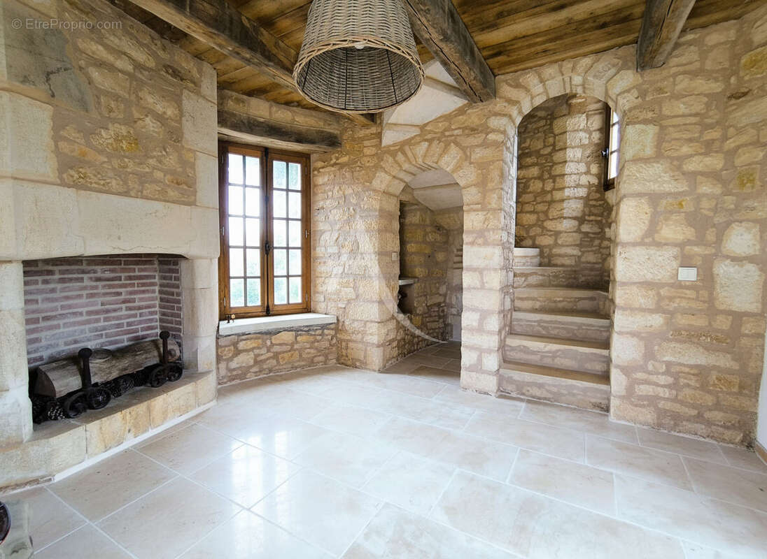 Maison à POMAREDE