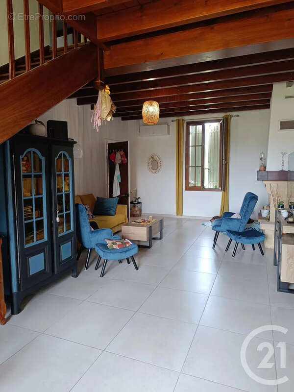 Maison 129 m² à Les Eglisottes-Et-Chalaures  - photo 6