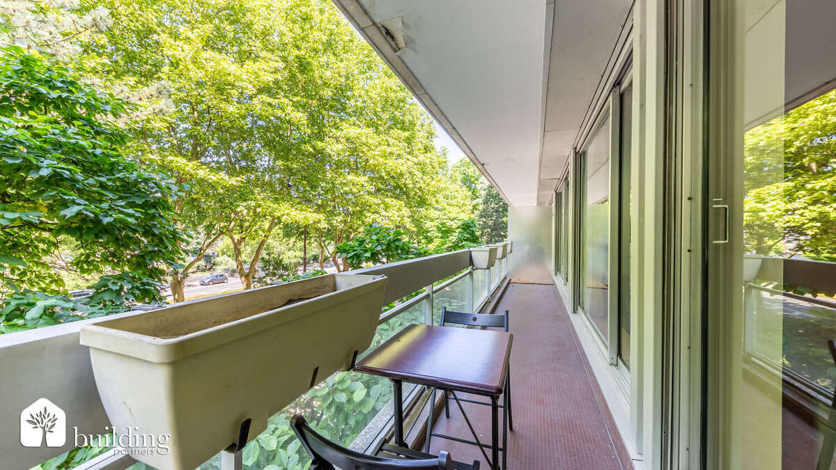A vendre - Neuilly-sur-Seine Face Seine - Appartement 5 pièces de 108,14 m² avec 20 m² de balcon - photo 6