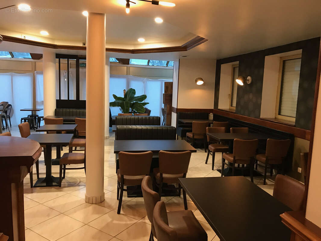 Commerce à PLOUESCAT