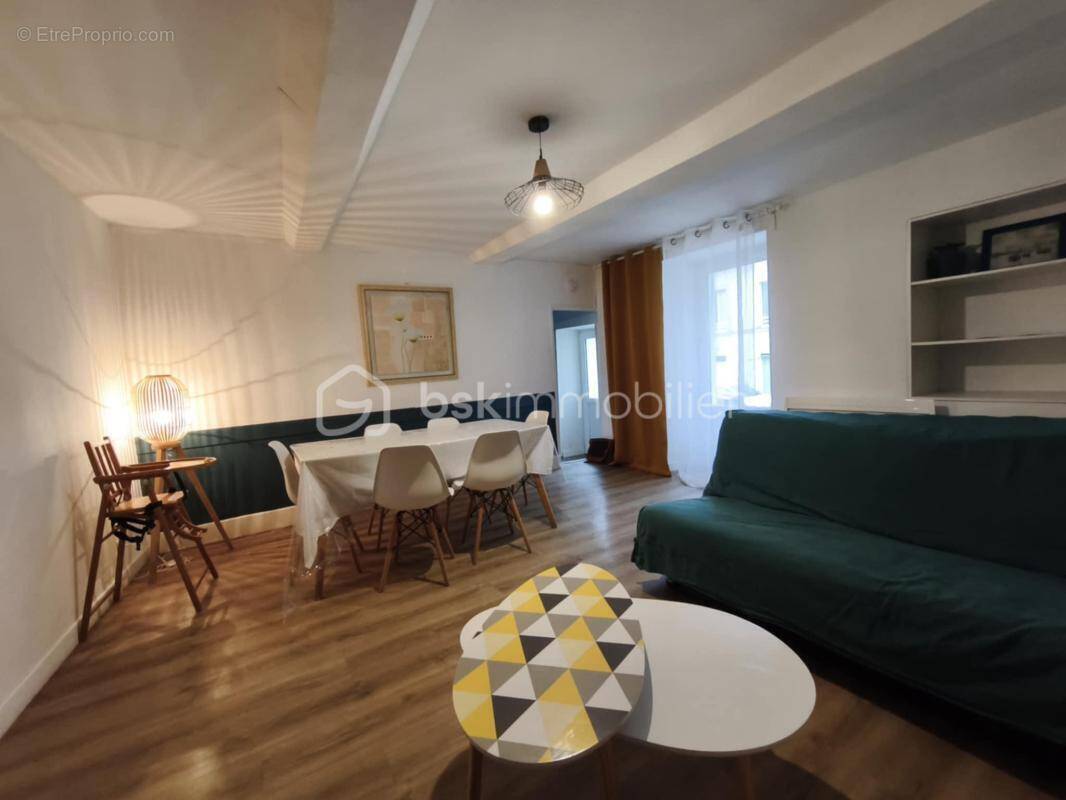 Maison à PORT-EN-BESSIN-HUPPAIN