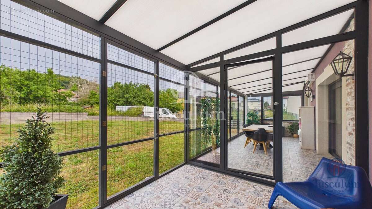 RUSSANGE – Maison familiale 4 chambres, bureau, véranda et double garage - photo 8