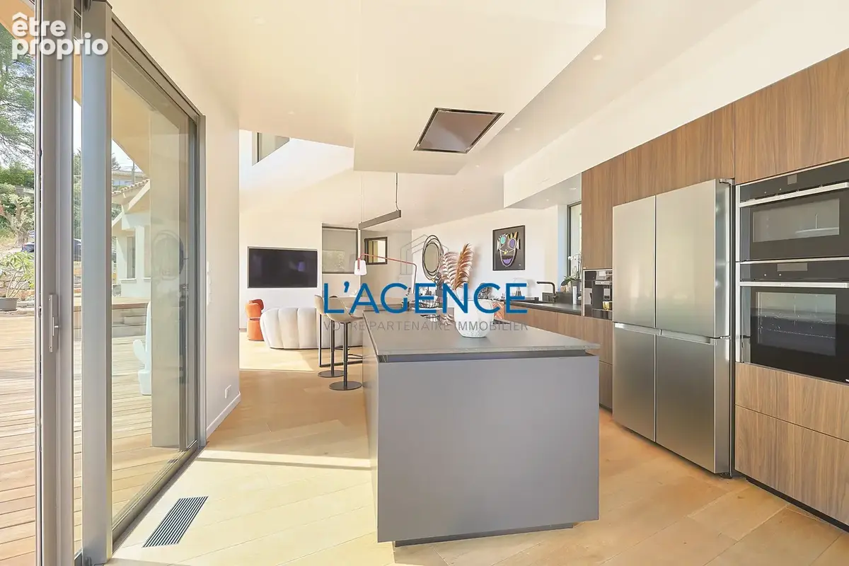 Villa d'architecte  avec VUE MER et piscine en position dominante au calme sans vis - photo 8