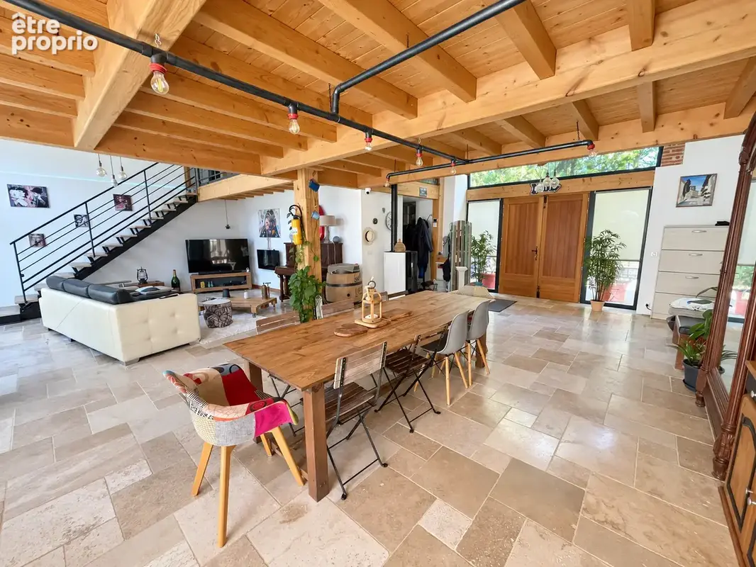 Belle maison ancienne rénovée de 290 M2 sur 2352 m2 clos et arboré - photo 6