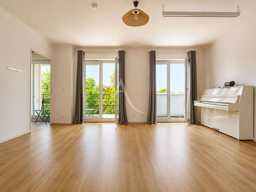 GRADIGNAN CENTRE - Appartement T3 de 76m² dans résidence de standing - photo 3