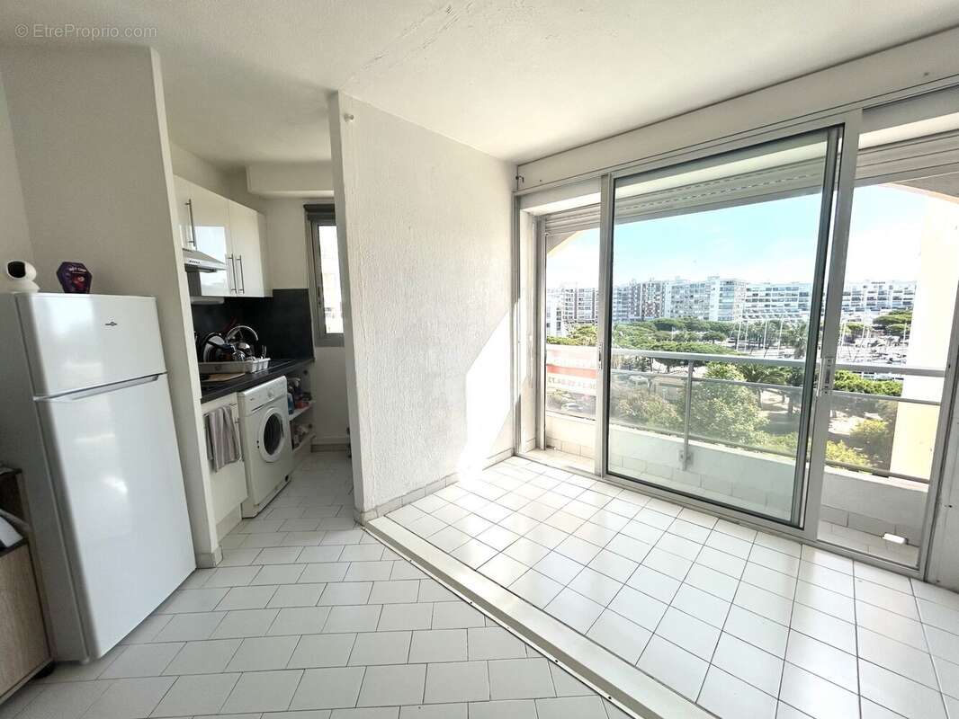 Appartement à MAUGUIO