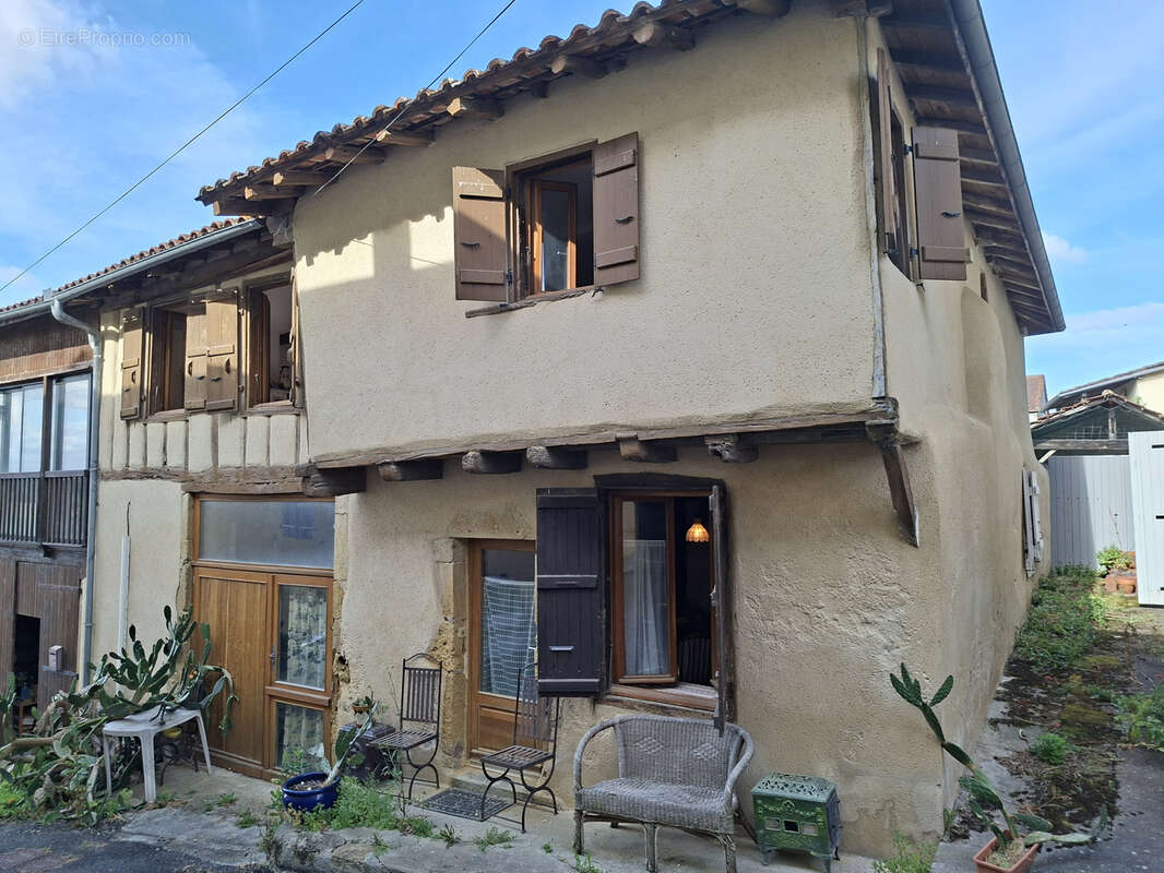 Maison à BASSOUES