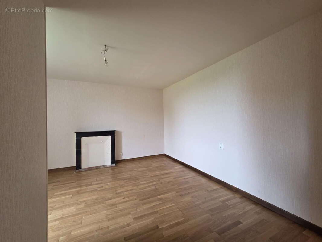 Maison à SAINT-PIERRE-LAVAL