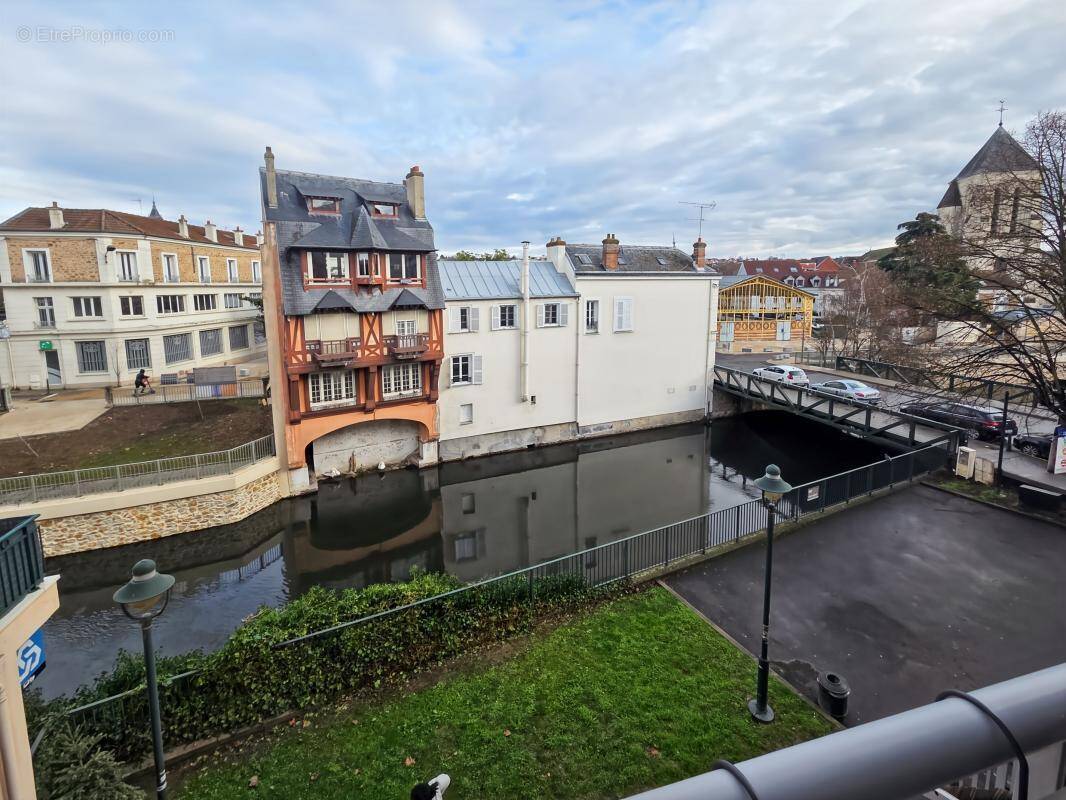 Appartement à CORBEIL-ESSONNES
