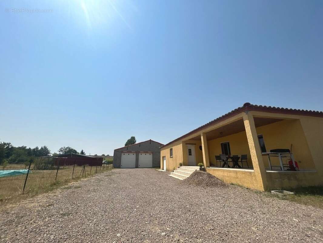 Maison 5 pièces 135 m² à vendre à Ambres (81500) - photo 2