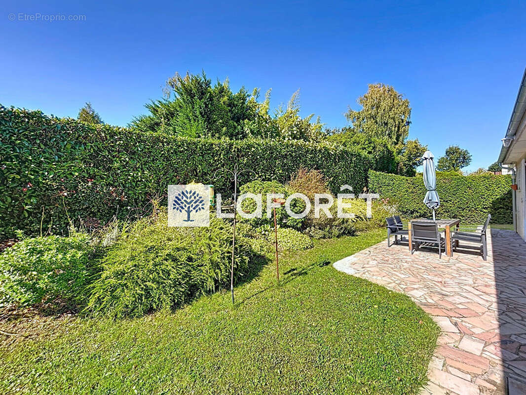 Maison à SAINT-NOM-LA-BRETECHE