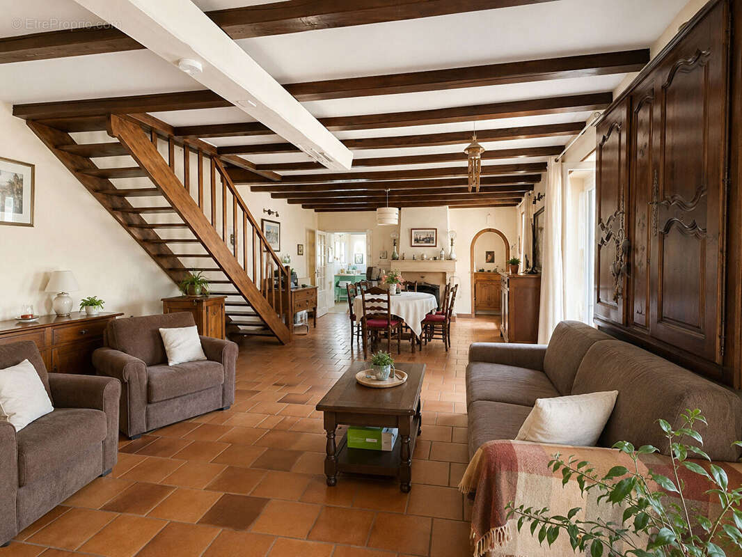 Maison 145 m² à Sommieres-Du-Clain  - photo 4