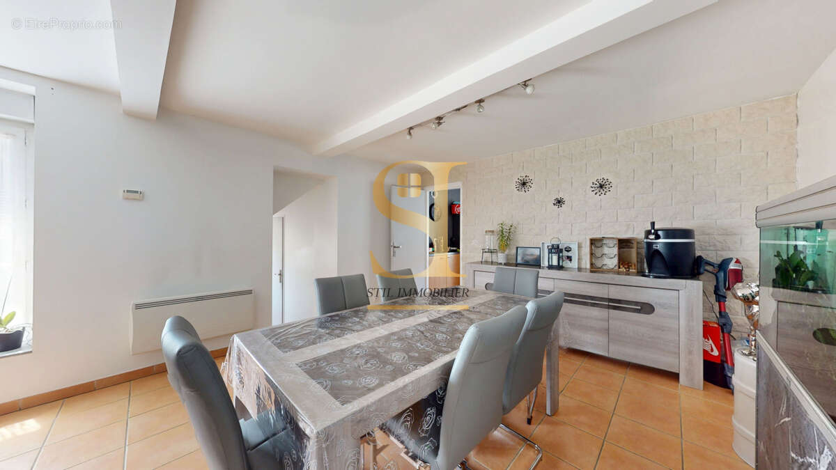 Appartement à LINAS