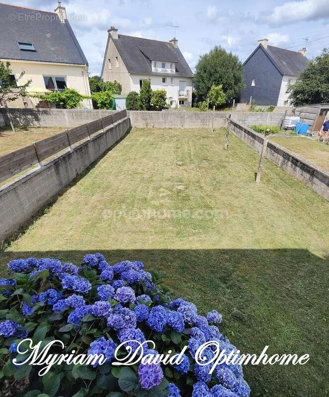 Maison à PLOUGUERNEVEL