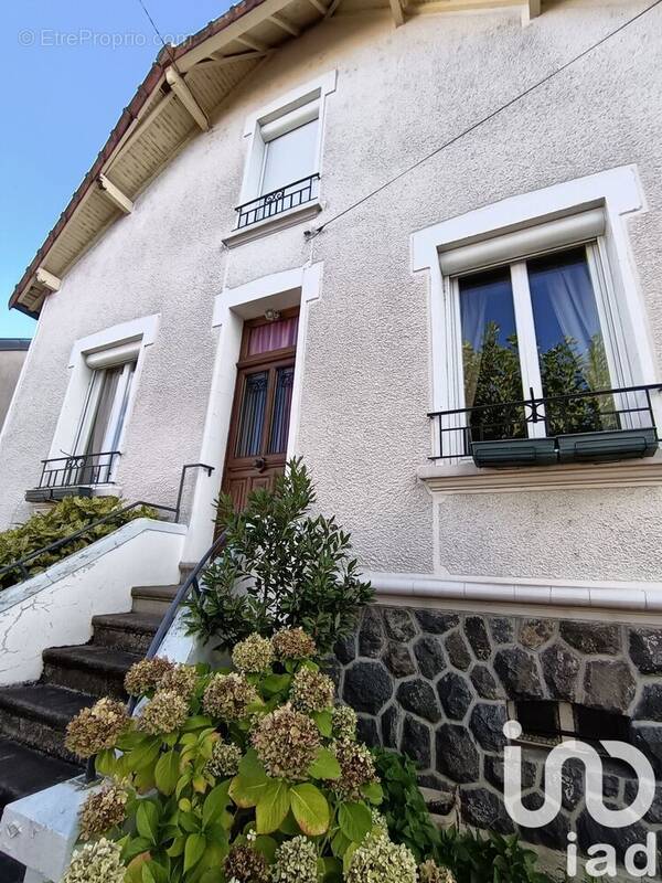 Photo 1 - Maison à MONTLUCON