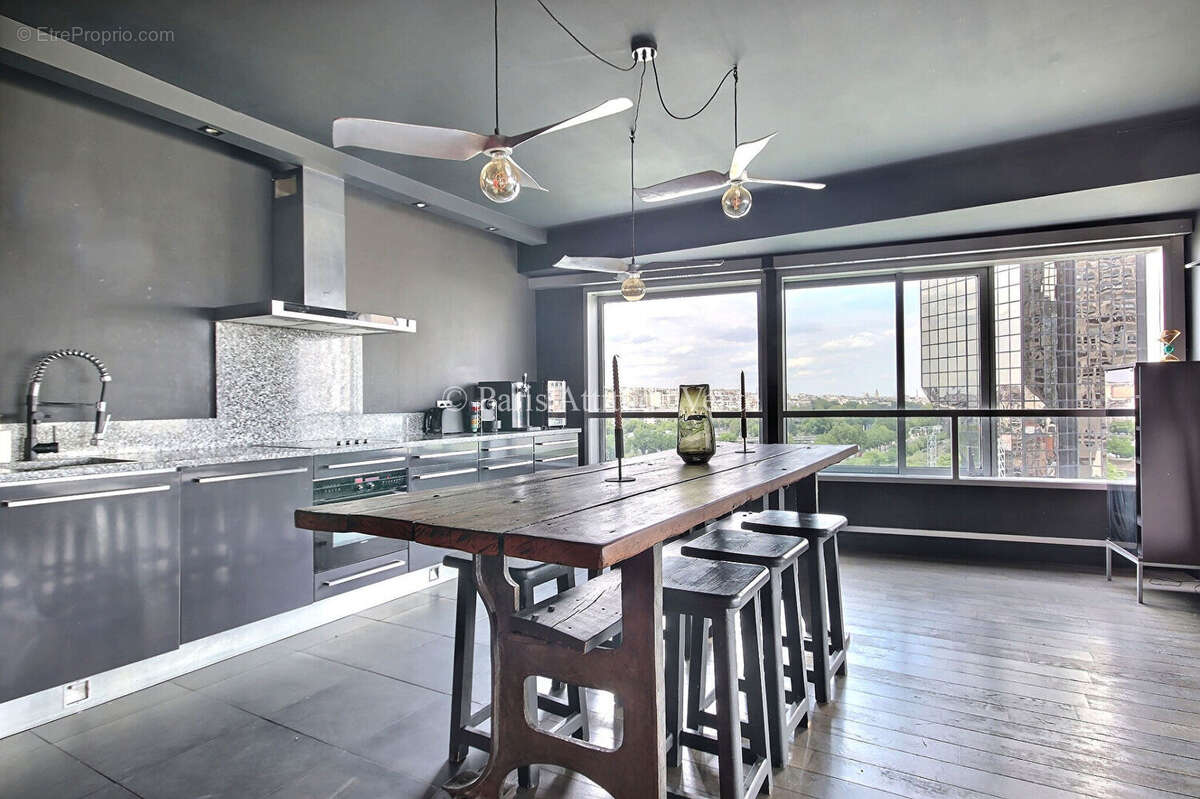 Appartement à PARIS-15E