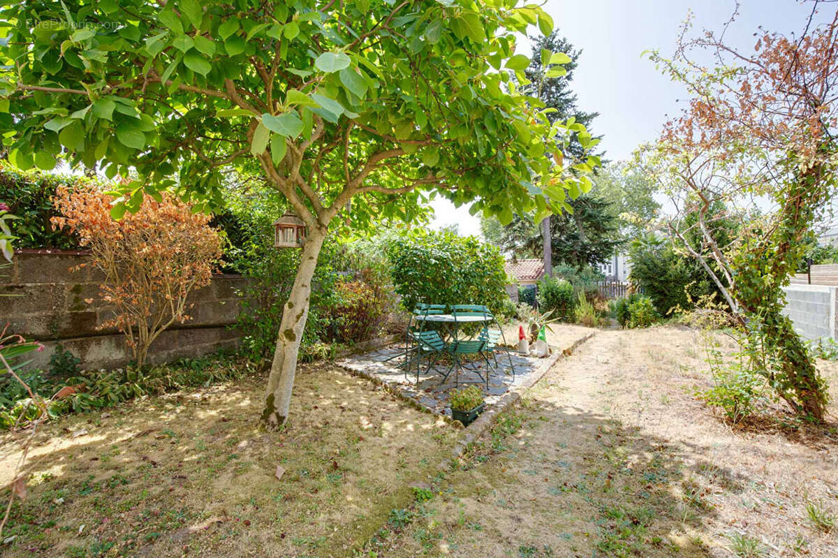 A vendre nantes quarier saint-clement/erdre charmant type 3 en duplex avec jardin privatif - photo 4