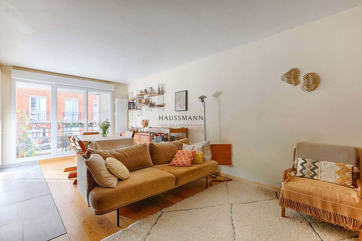 Appartement à PARIS-17E