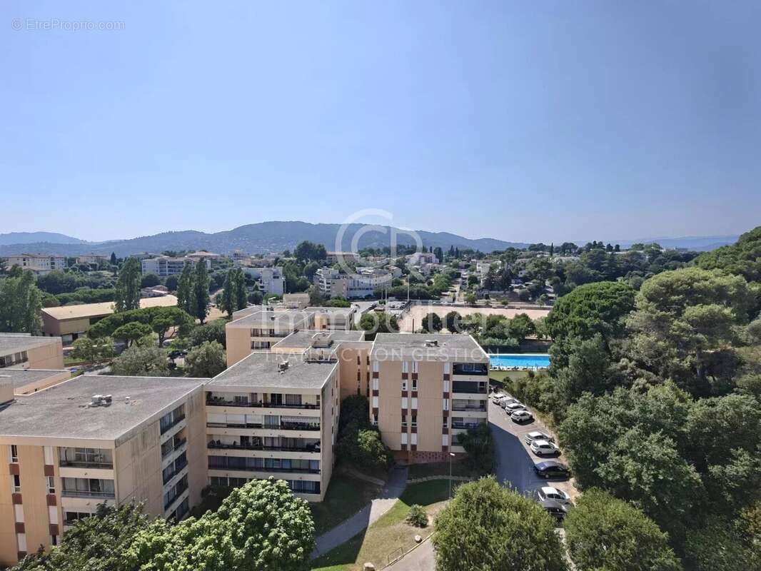T4  de 95m²  - Parking et Cave - photo 13