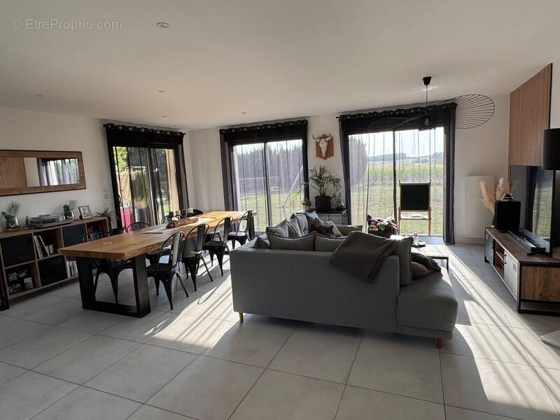 Maison à SAINTE-MARIE-DU-LAC-NUISEMENT