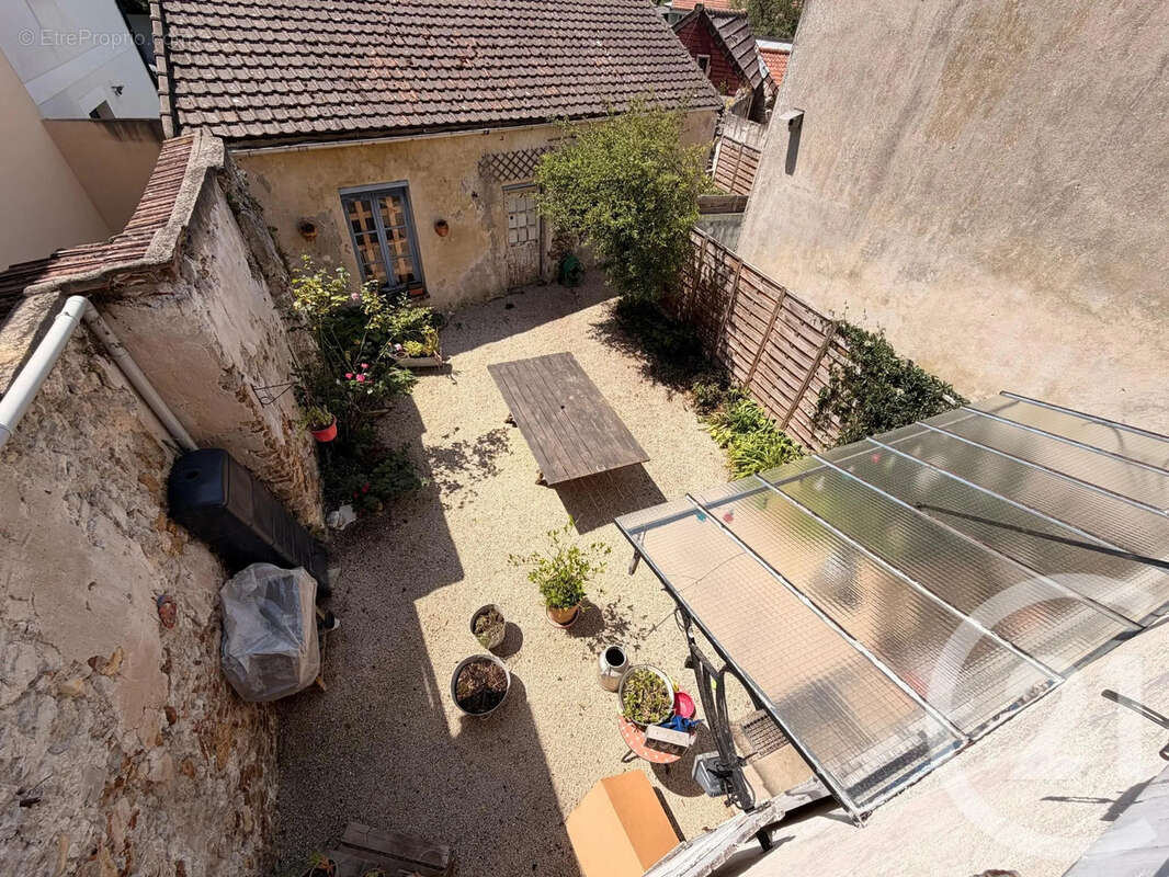 Maison à LONGPERRIER
