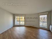 Appartement à LA GARENNE-COLOMBES