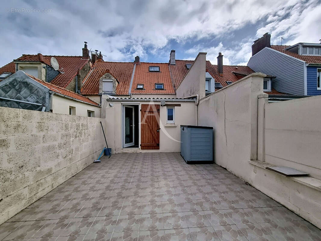 Maison à SAINT-MARTIN-BOULOGNE
