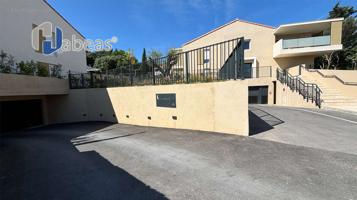 Maison à SAINT-PIERRE-DE-CHANDIEU