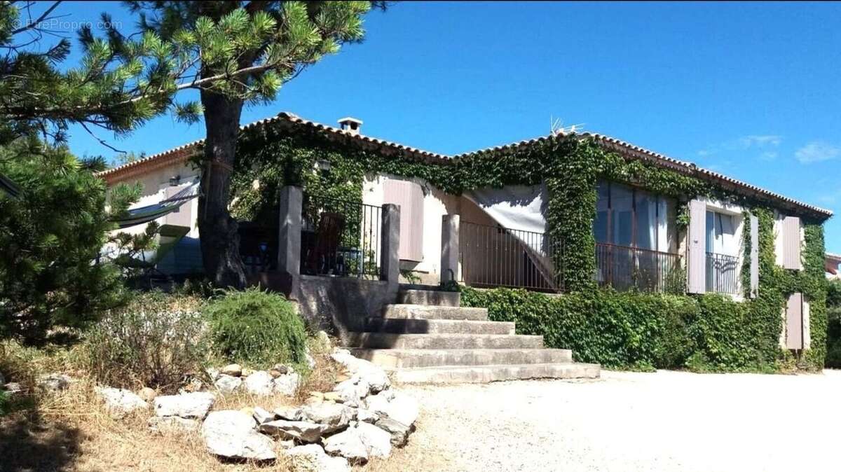 Maison à ROCHEFORT-DU-GARD
