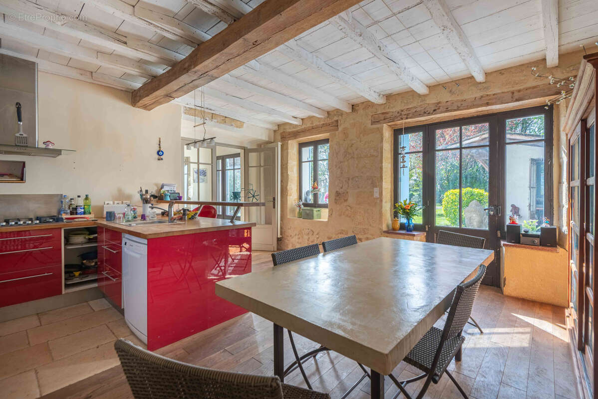 Maison à CAMBLANES-ET-MEYNAC