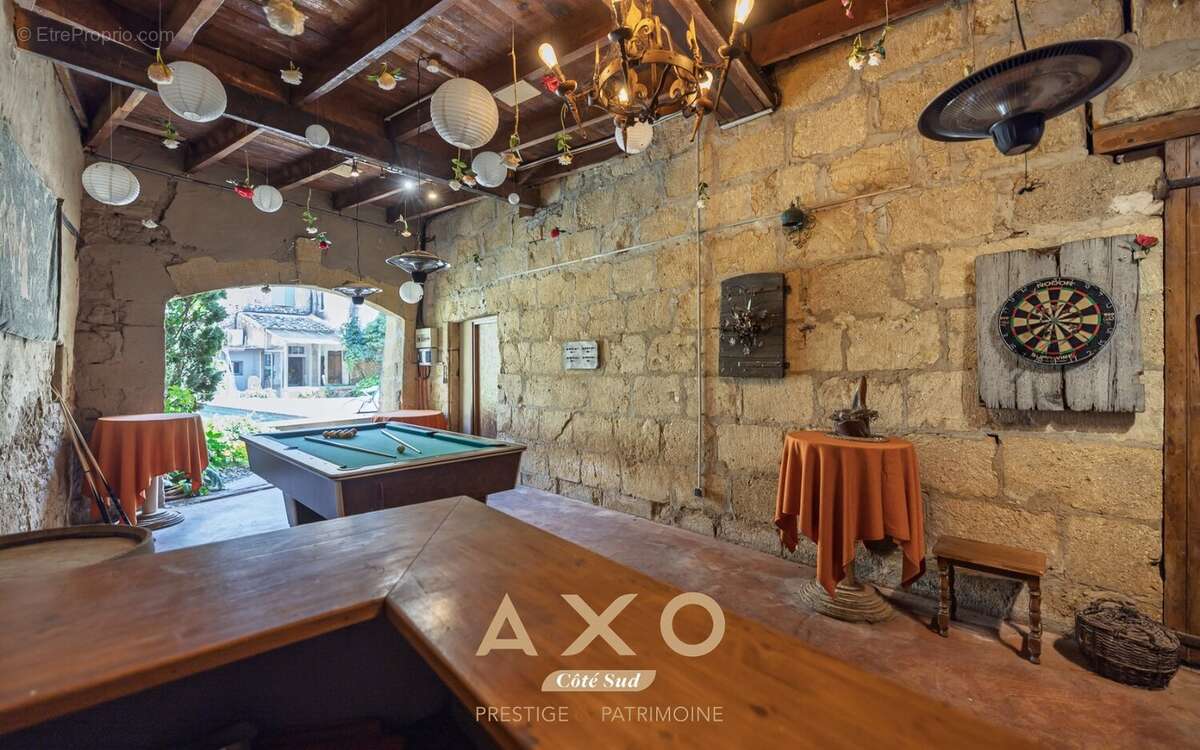 Collias - maison médiévale du xve siècle - 296 m² - jardin de 606 m² - 5 chambres - 2 appartements indépendants - piscine - gran - photo 3