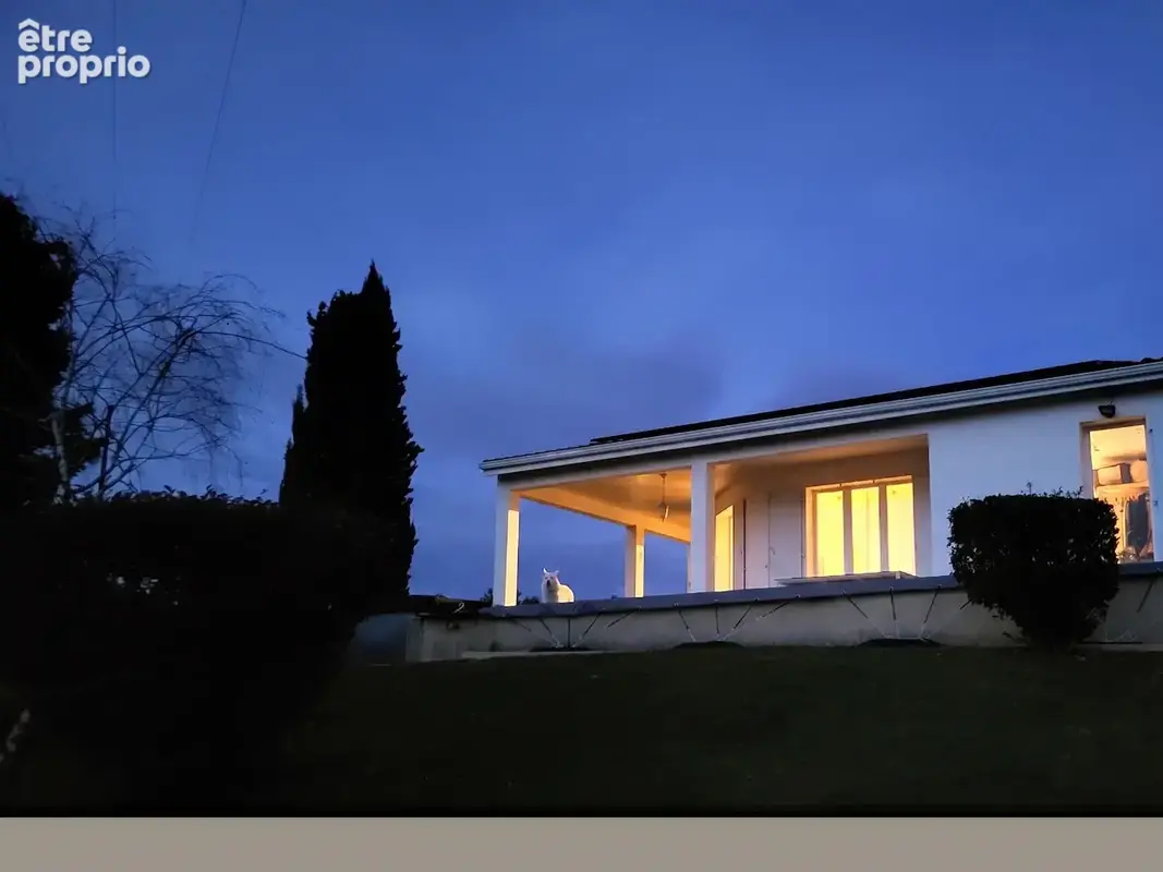 Coup de coeur pour cette magnifique maison avec piscine et vues dégagée sur terrain de 8249m2 - photo 17
