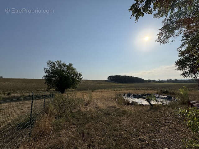 Impressionnante maison avec grange et jardin 6800m2 - photo 4
