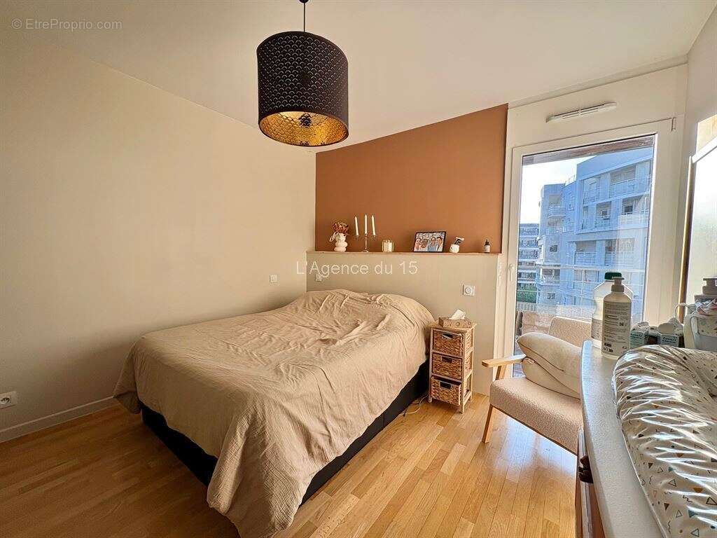 Appartement à ISSY-LES-MOULINEAUX