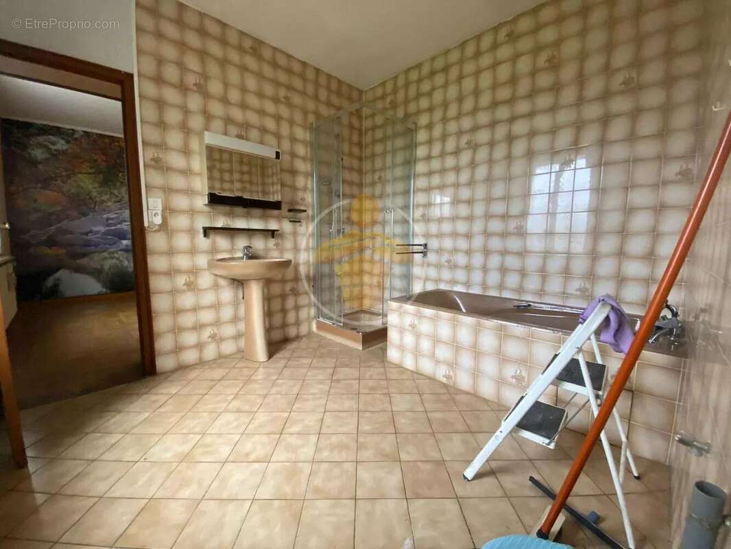 Maison à CHARMES