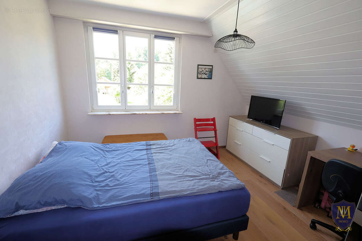 Hégenheim centre belle maison 6 pièces de 137 m2 avec piscine sur 15 ares de terrain - photo 8