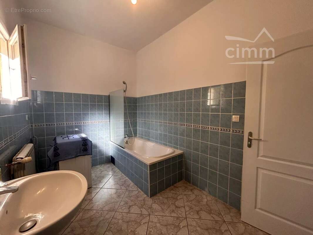 Maison à LE PEAGE-DE-ROUSSILLON