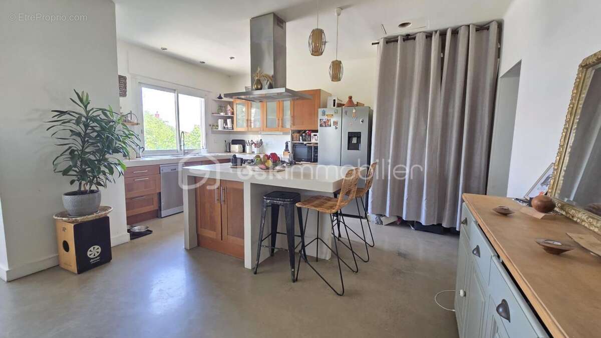 Frontignan – Appartement T5 de 110 m² avec garage de 40 m² et jardin privatif - photo 4