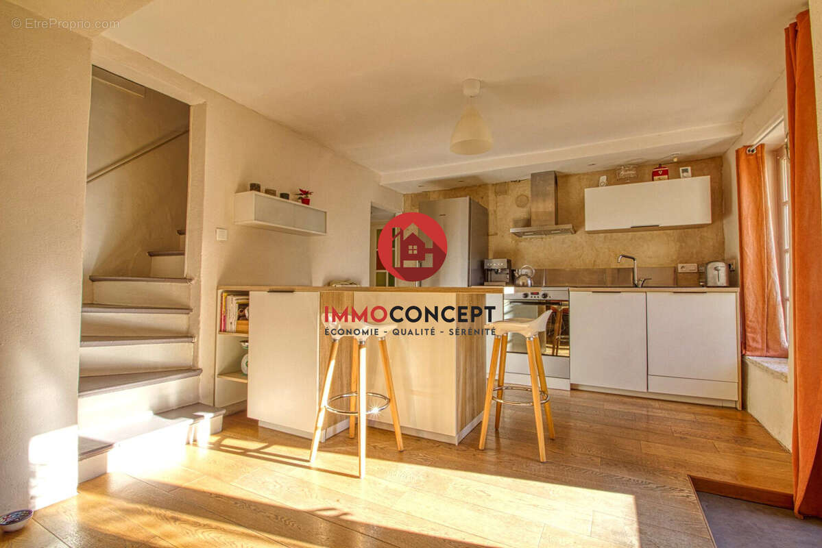 Cuisine aménagée et équipée - Maison à PUJAUT