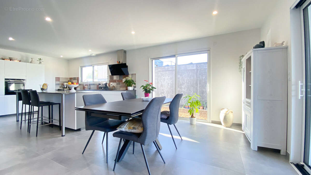 Maison à SAINT-VINCENT-SUR-JARD