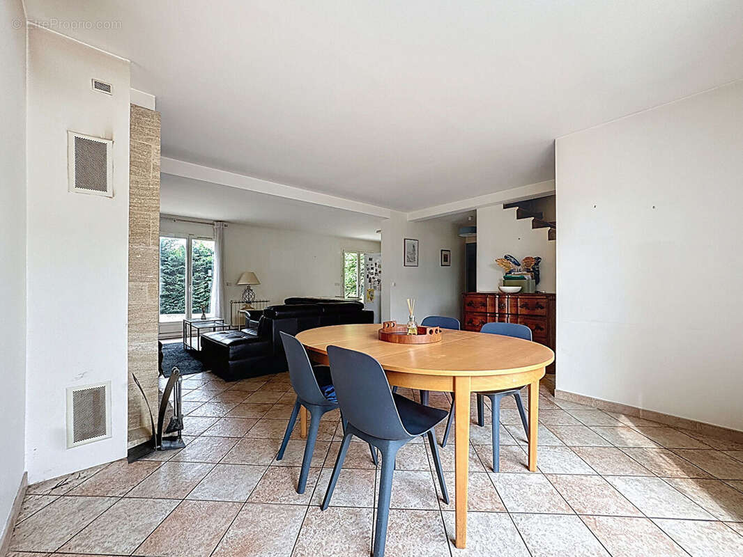 Maison à CHILLY-MAZARIN