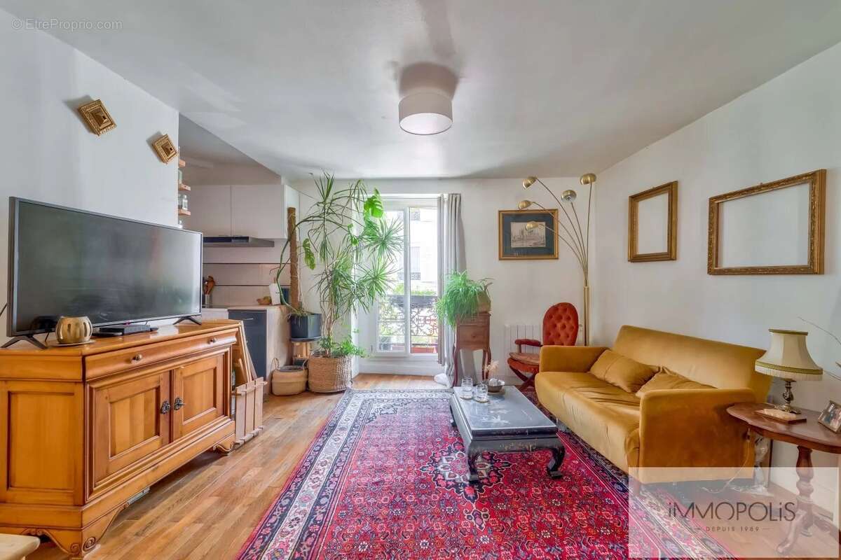 Appartement à PARIS-18E