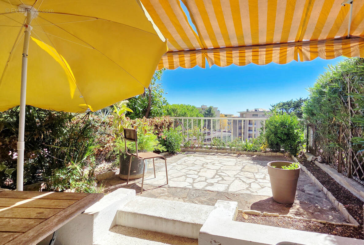 Appartement à LE CANNET